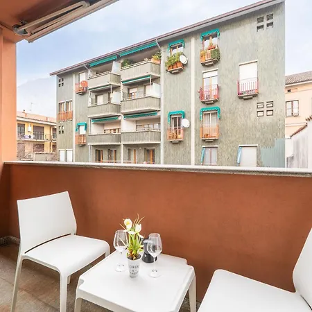 - Front Station - At 2 Min - Wifi Apartamento *