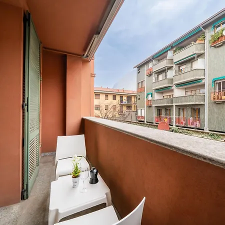- Front Station - At 2 Min - Wifi Apartamento