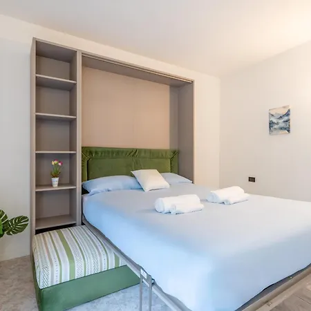 - Front Station - At 2 Min - Wifi Apartamento