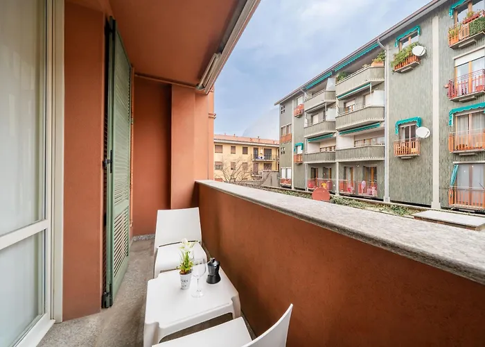 - Front Station - At 2 Min - Wifi Apartment